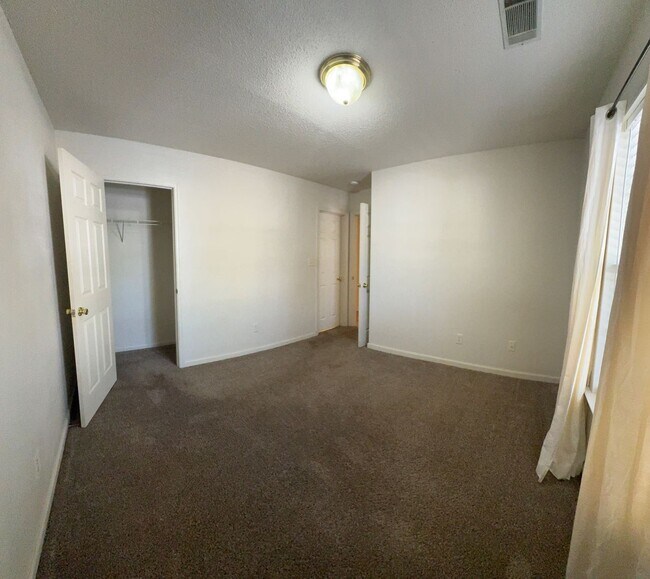 Building Photo - 104 St Kitts Ct