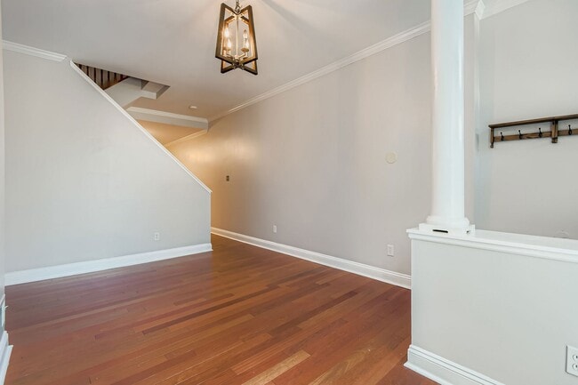 Building Photo - 2535 N Howard St