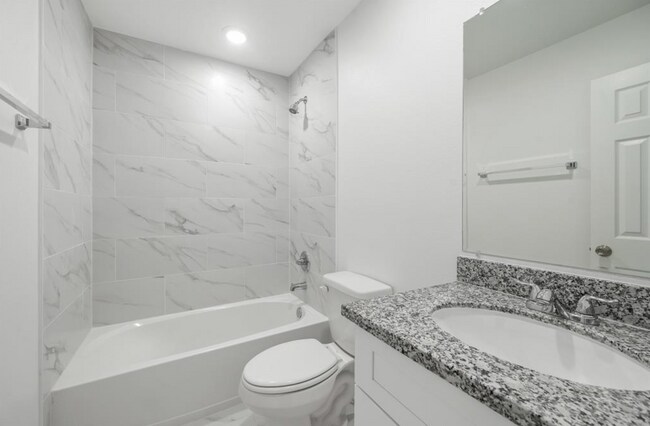 Building Photo - For Lease- Housing Vouchers Accepted | 3 Bed, 2 Bath |1,150 Sq Ft | Parkhurst Place |