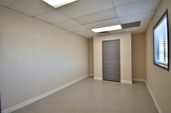 Building Photo - 9224 Canniff St