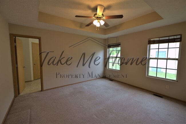 Building Photo - Vintage Hills Beauty!