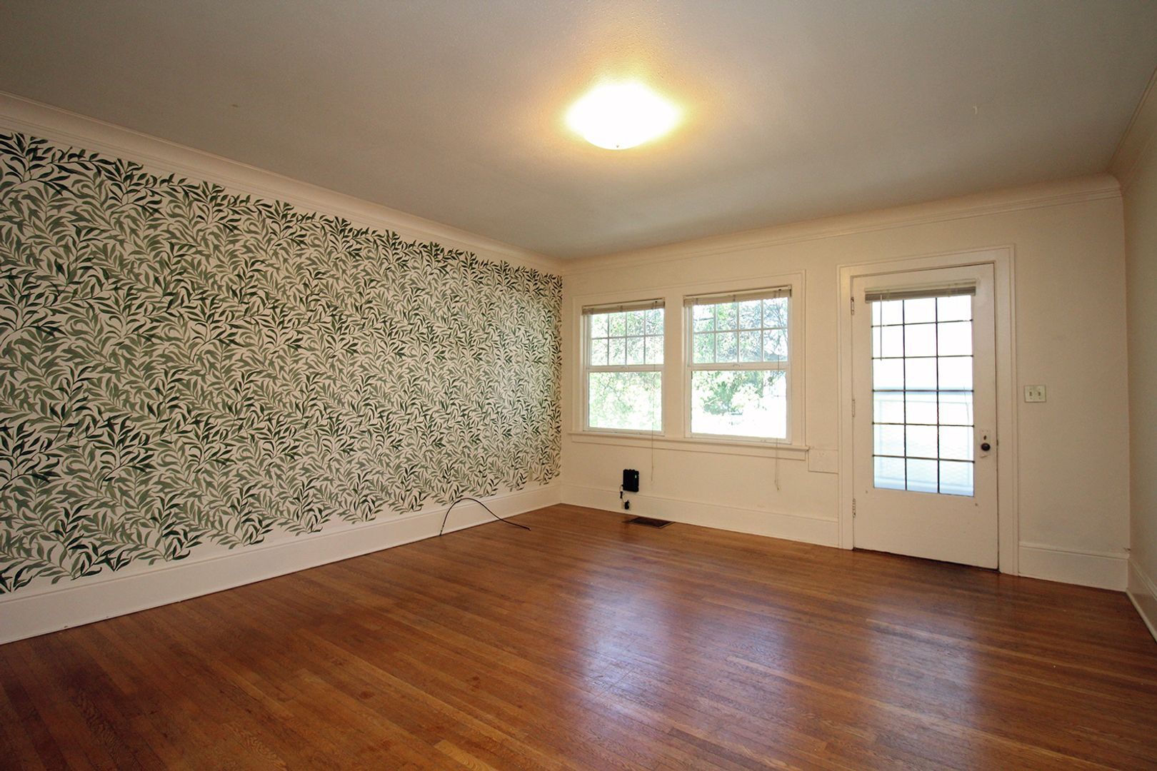 Building Photo - 2200 SE Ivon St