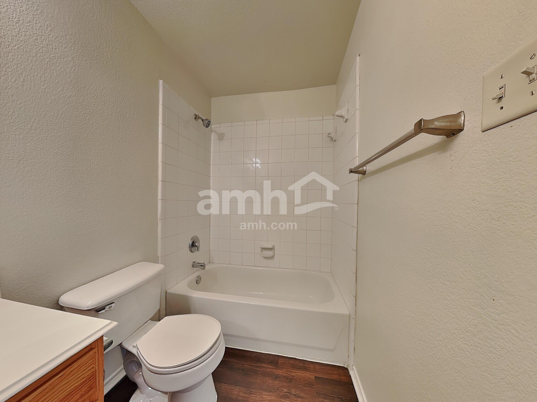 Building Photo - 9421 Pastime Ct