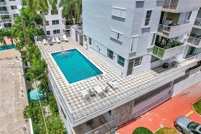 Building Photo - 1331 Lincoln Rd