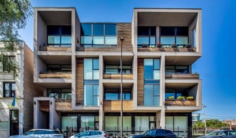 Building Photo - 2424 W Chicago Ave