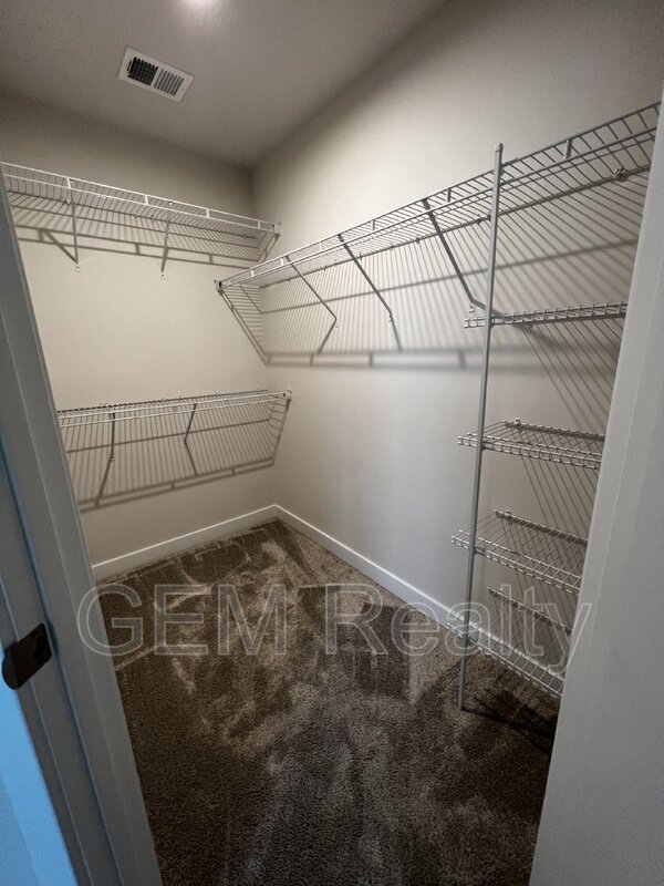 Building Photo - 1101 Rampart Dr