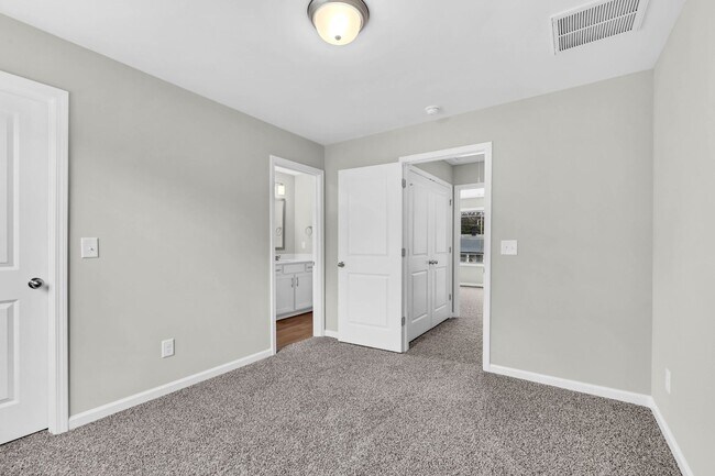 Building Photo - 420 S 2nd St