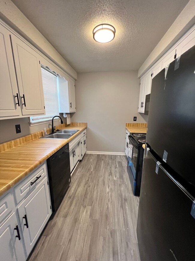 Building Photo - Remodeled home with Basement