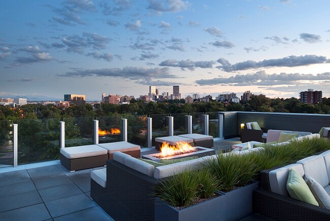 Building Photo - 375 Logan St