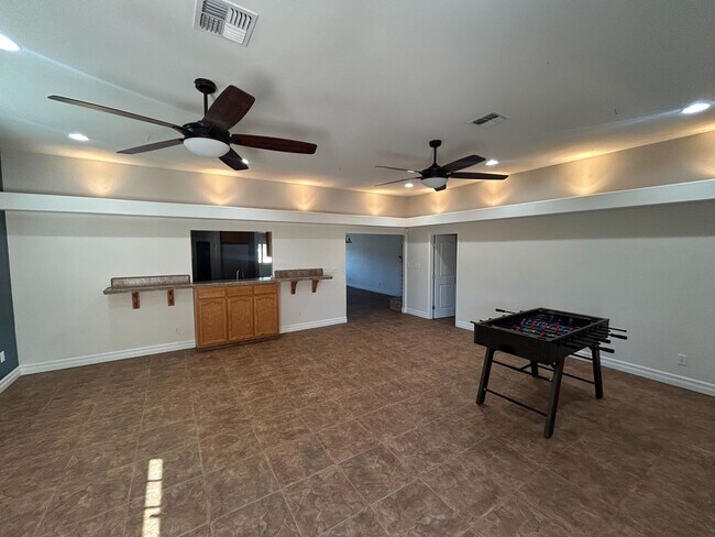 Building Photo - Spacious Home for Rent