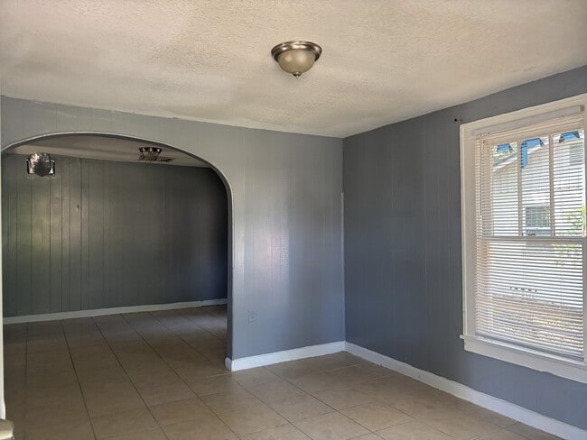Building Photo - 444 Duray St