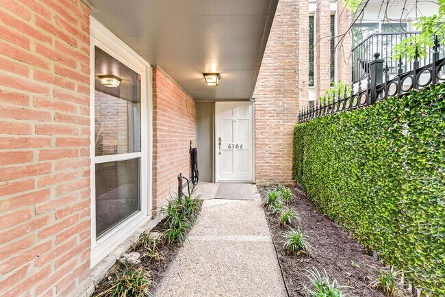Building Photo - 6306 Riverview Way
