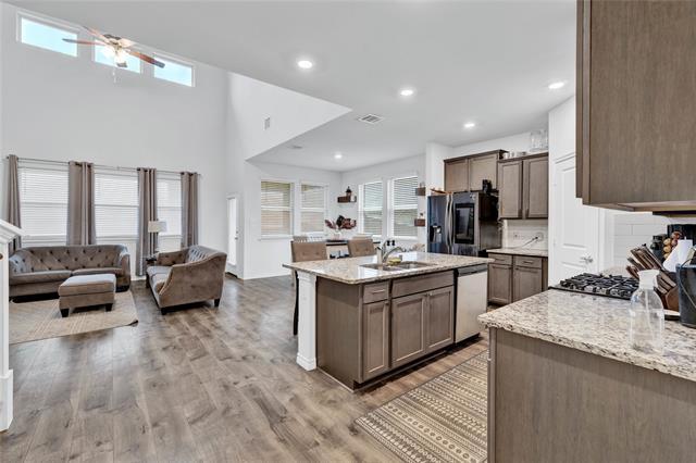 Building Photo - 717 Rawhide Way