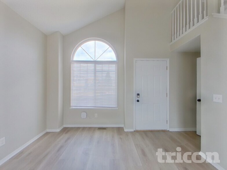 Building Photo - 5119 Chaise Dr