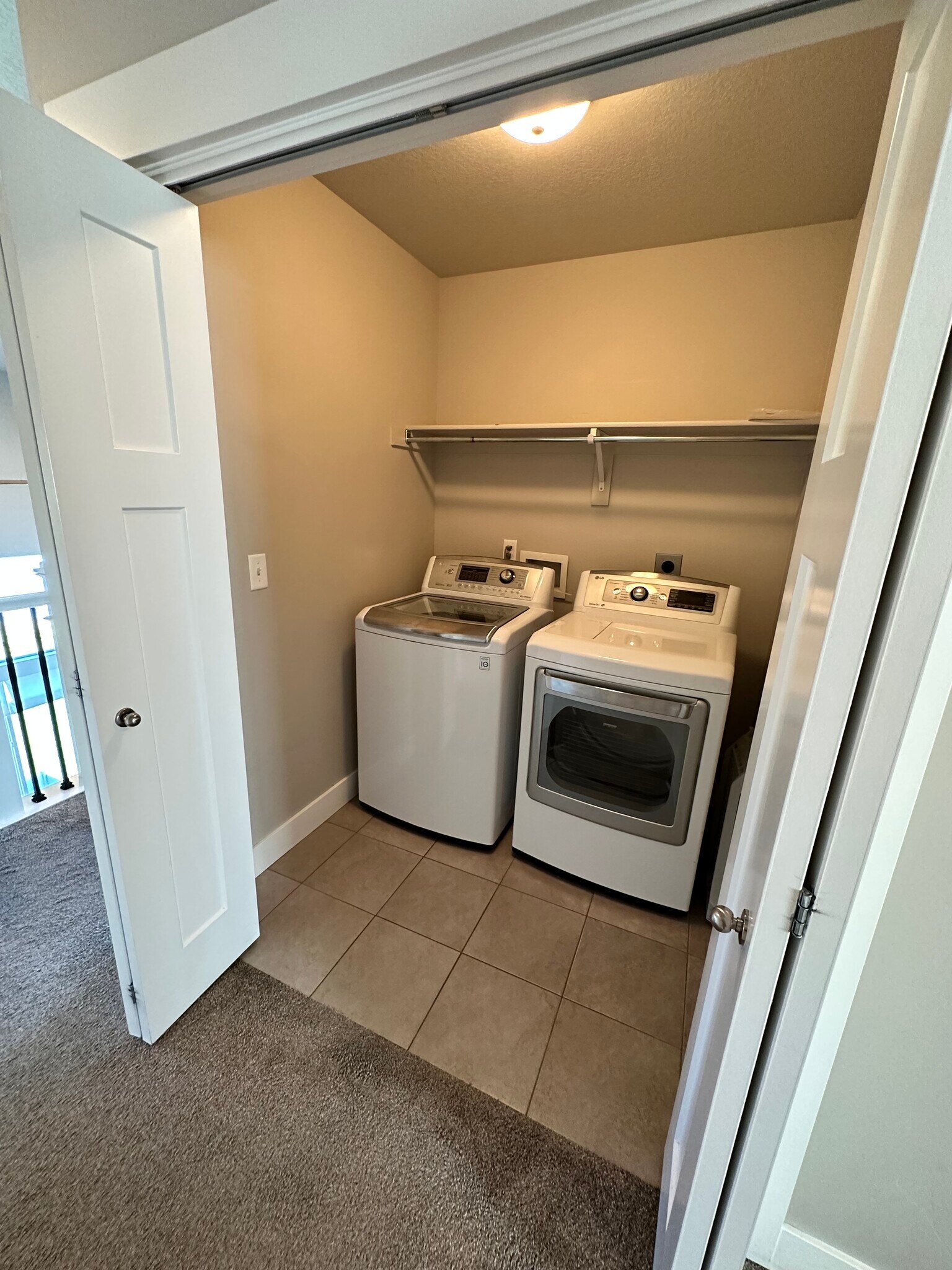 Building Photo - 989 S 2040 W