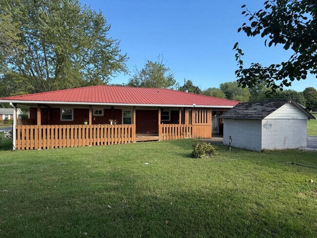 Building Photo - 3 Bed/1 Bath House