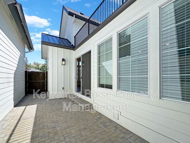 Building Photo - 2985 W Hidden Springs Dr