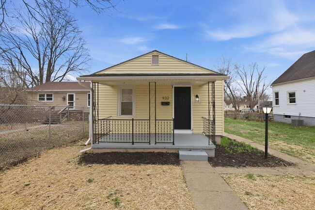 Building Photo - Fully Updated 2-Bed with Modern Finishes