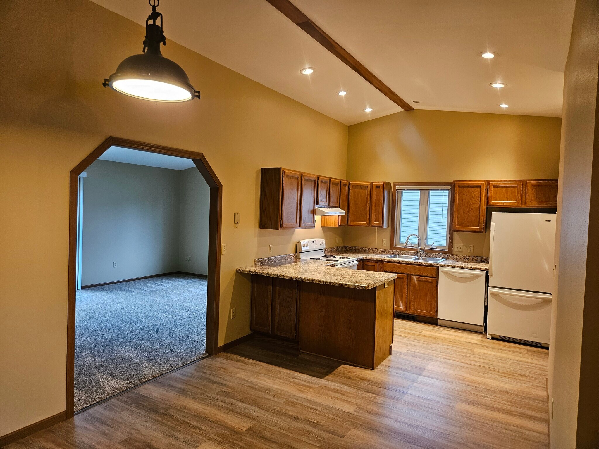 Building Photo - 1011 Pheasant Ln