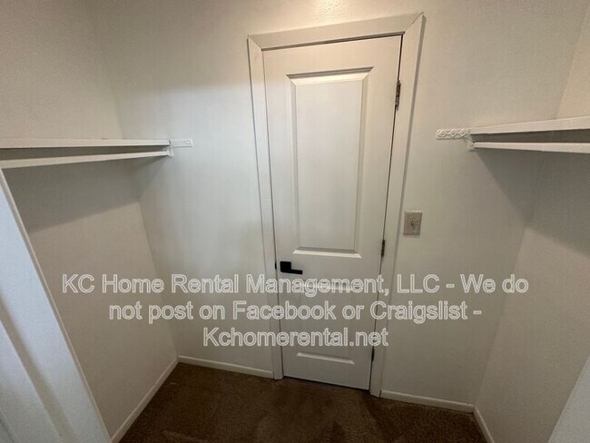 Building Photo - 1708 E 97th St