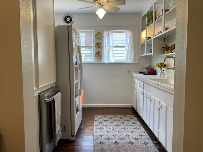 Building Photo - 429 Hawthorne St