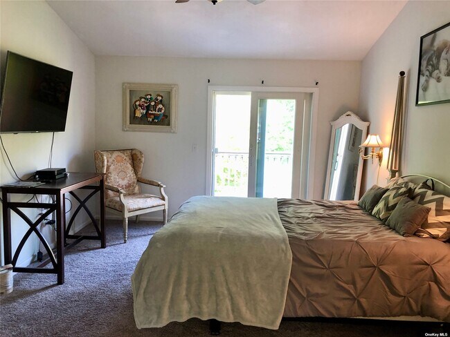 Building Photo - 902 Willow Pond Dr