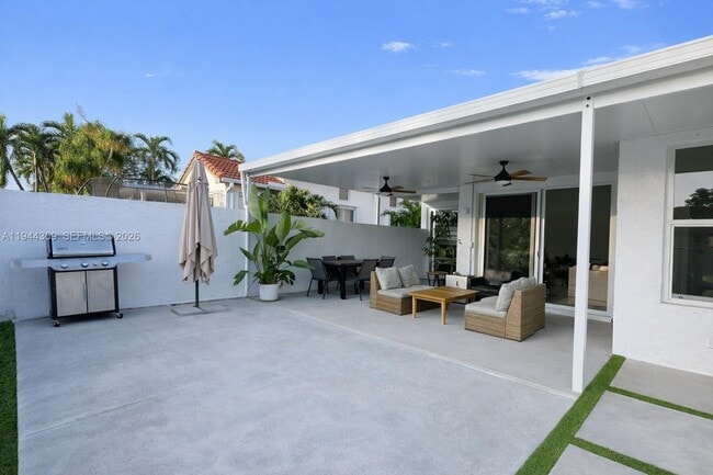 Building Photo - 3038 Marion Ave