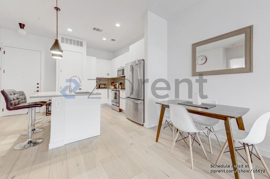 Building Photo - 800 Embassy Dr