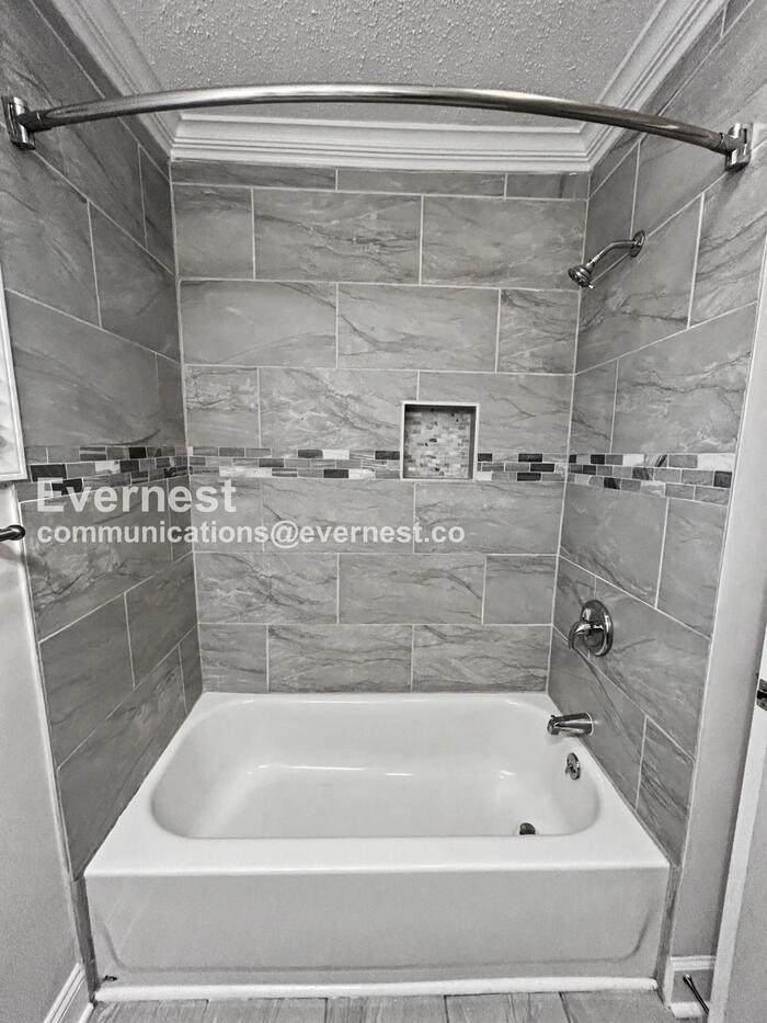 Building Photo - 144 British Lake Dr