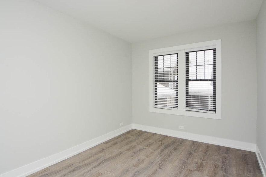 Building Photo - 1133 Maple Ave