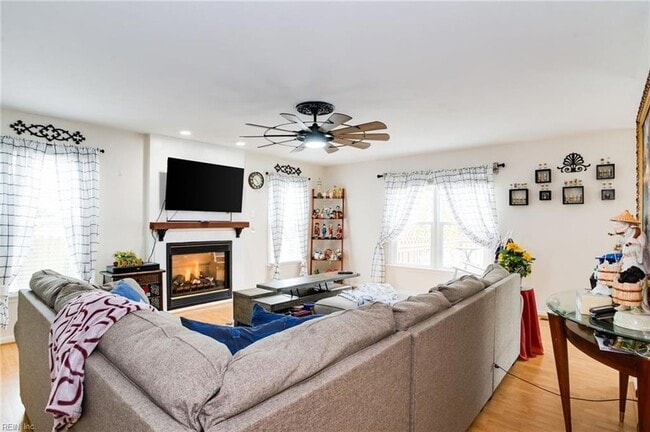 Building Photo - 2424 Sandyfalls Way
