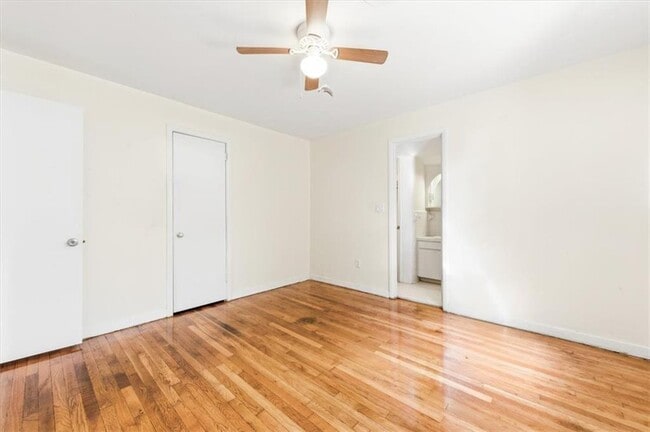 Building Photo - 704 Fort King George Dr