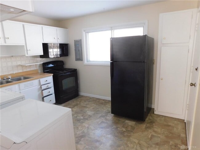 Building Photo - 4299 Curundu Ave