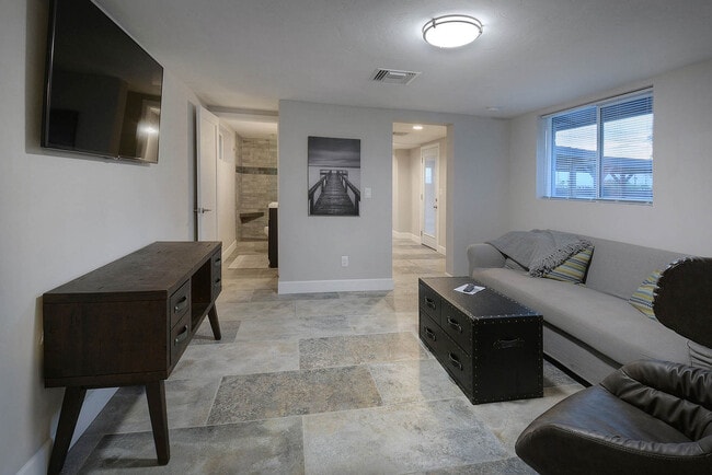 Building Photo - PRE-LEASE FOR 2026 Beautiful 2 Bedroom Home Totally Remodeled and Updated, Central A/C