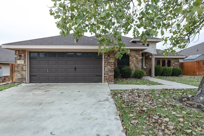 Building Photo - 7100 Almond Dr