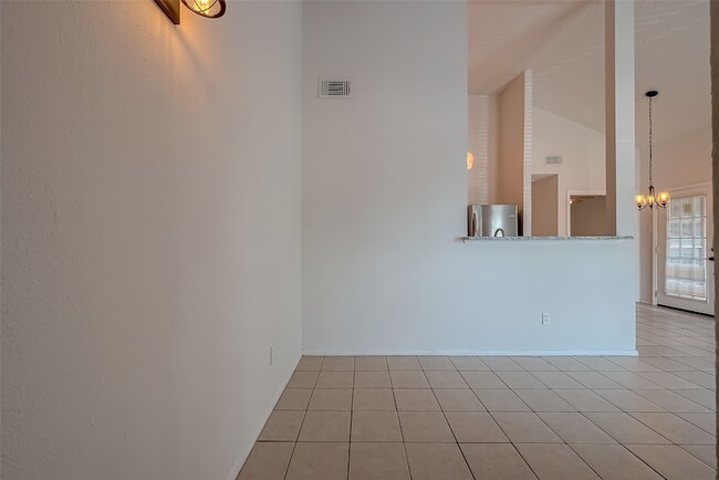 Building Photo - 11009 Crenchrus Ct