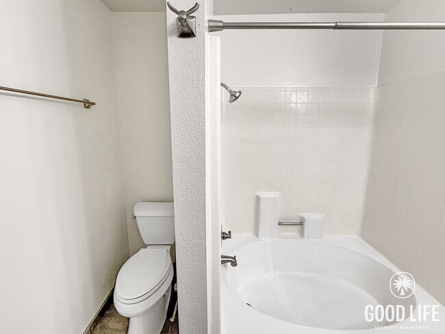 Building Photo - Mission Viejo Gem! Private Yard, Vaulted Ceilings & Resort-Style Pool + Spa