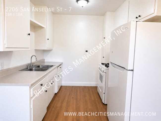 Building Photo - 2206 San Anseline Ave