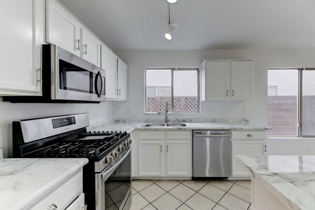 Building Photo - 4548 Grand Rock Dr