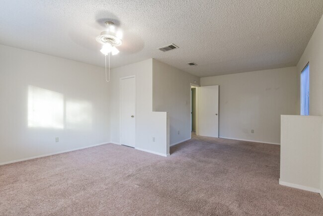 Building Photo - 23027 Banquo Dr