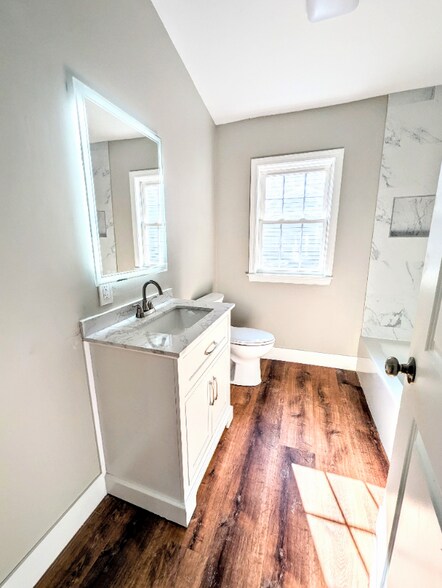 Building Photo - 31 Oberlin St