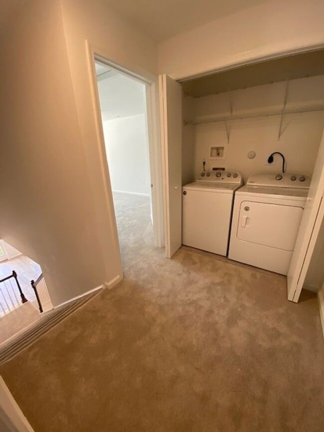 Building Photo - Available July 15, 2025!  2 bedroom condo ...