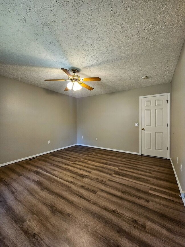 Building Photo - 1257 W Bridgewood Pl