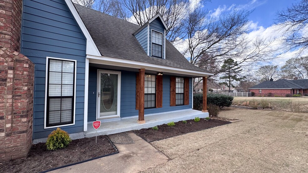 Building Photo - 6641 Blue Spruce Dr