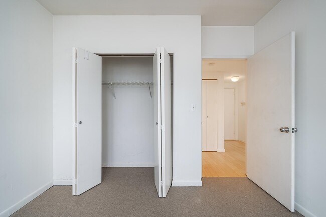 Building Photo - 463 1st St