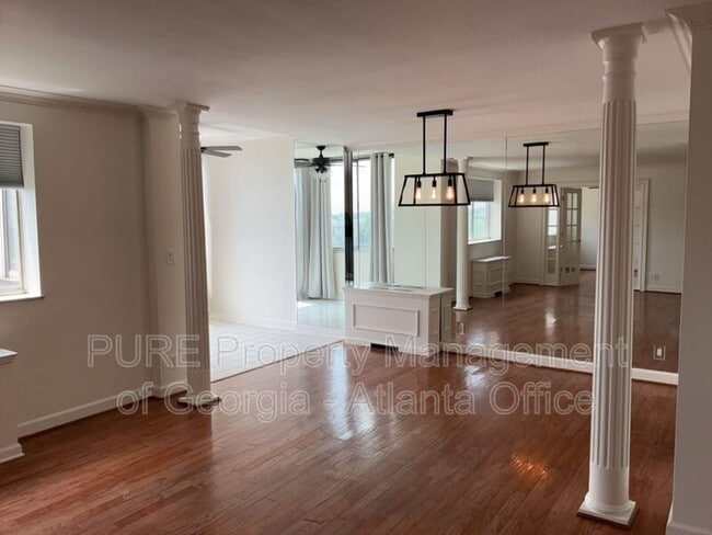 Building Photo - 215 Piedmont Ave NE