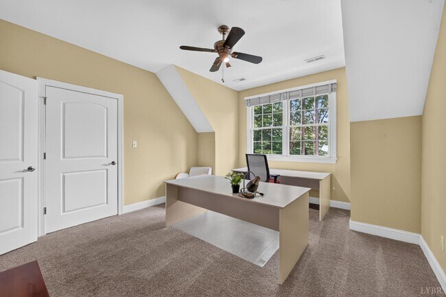 Building Photo - 237 Golf Course Trail