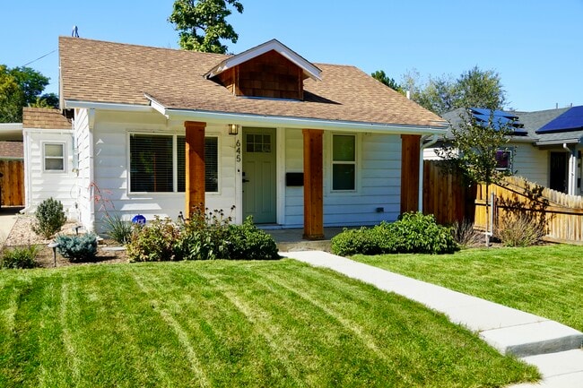 Primary Photo - 645 Newton St