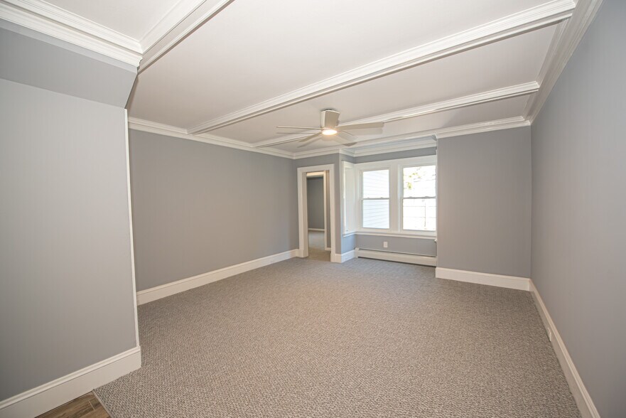 Building Photo - 76 Amity St