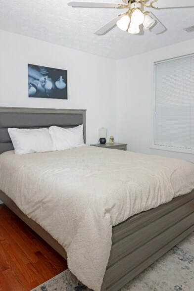 Building Photo - 888 Saddlebred Way